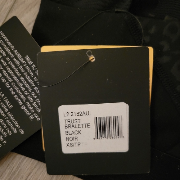 Trendy Sport Bra - Picture 3 of 3